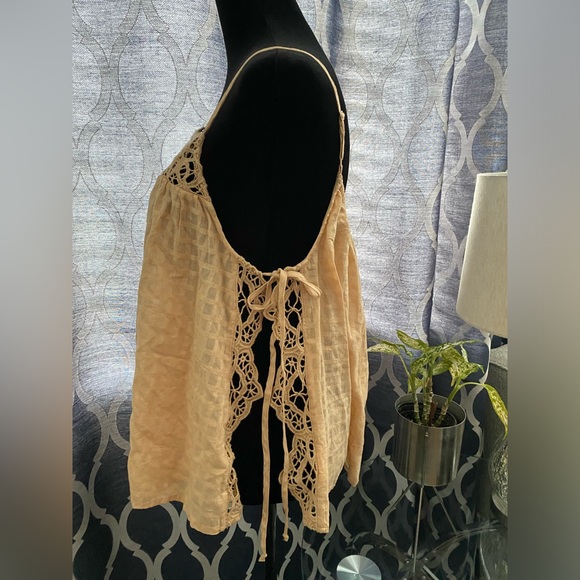 American eagle, tank tops , beige and white available.  100% cotton - Picture 2 of 6